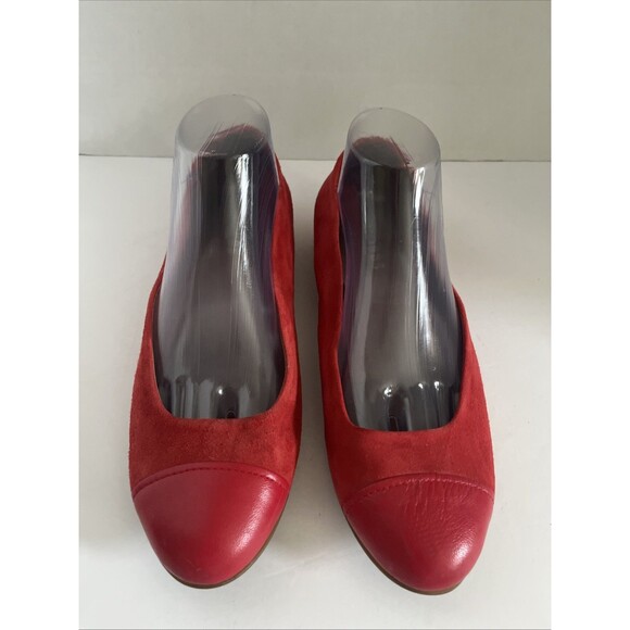 Hobbs London Women's Red Suede Almond Toe Ballerina Flats Shoes SZ 39 US 8.5 - Picture 1 of 9